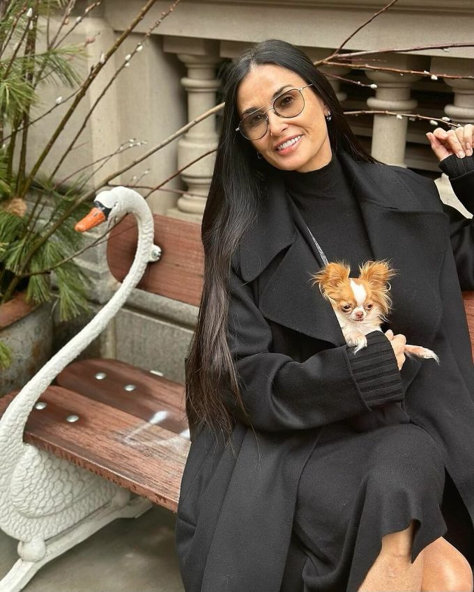 Demi Moore und ihr Hund Pilaf. Foto: Demi Moore Instagram