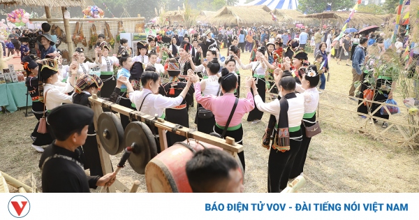 ទីក្រុង Dien Bien ស្វាគមន៍ភ្ញៀវទេសចរណ៍ជាង ៨ ម៉ឺននាក់ក្នុងឱកាសបើកឆ្នាំទេសចរណ៍ជាតិ