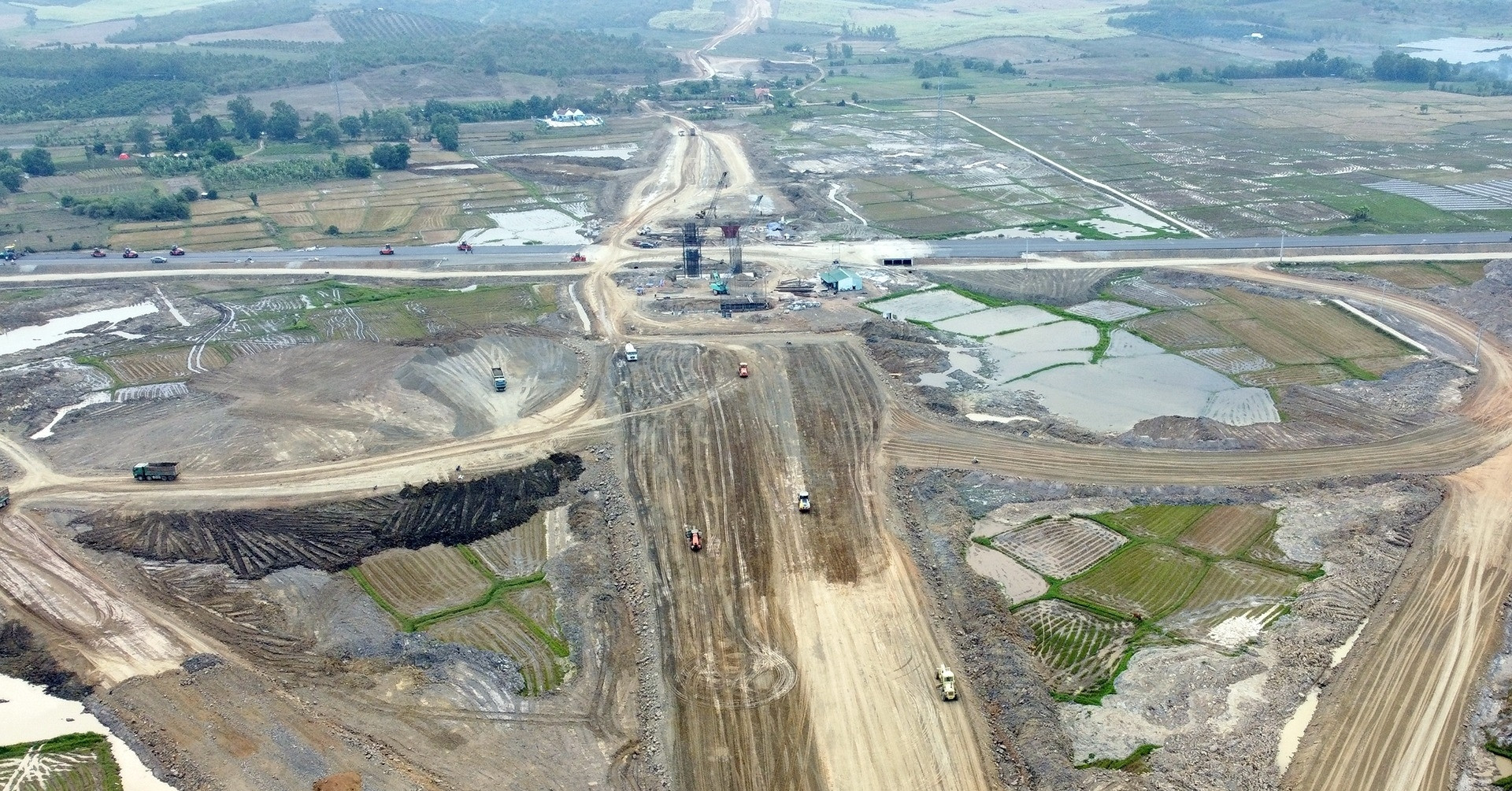 El Grupo Thuan An solicita detener la construcción del proyecto de la autopista Khanh Hoa-Buon Ma Thuot