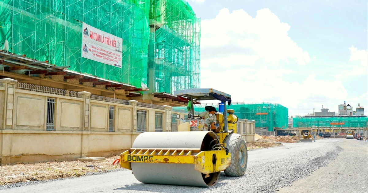 Fleißiges Treiben auf der Baustelle der neuen Schule