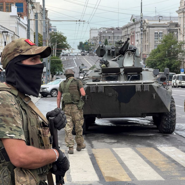 Силы «Вагнера» наступают на столицу, Москва заявляет, что движение нормальное