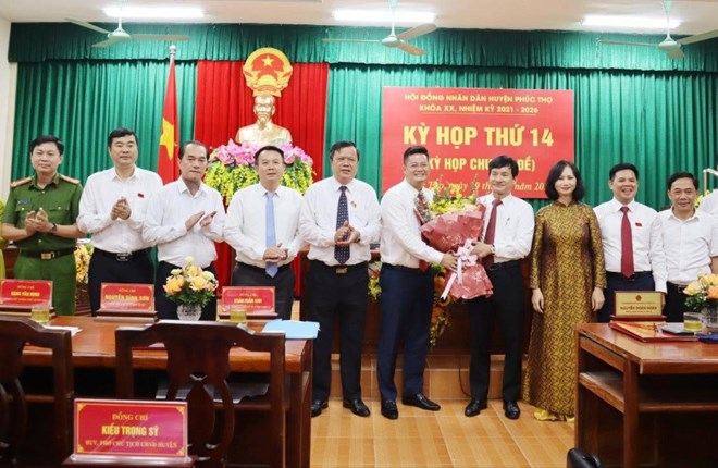 Mr. Le Van Thu is Vice Chairman of Phuc Tho district, Hanoi.