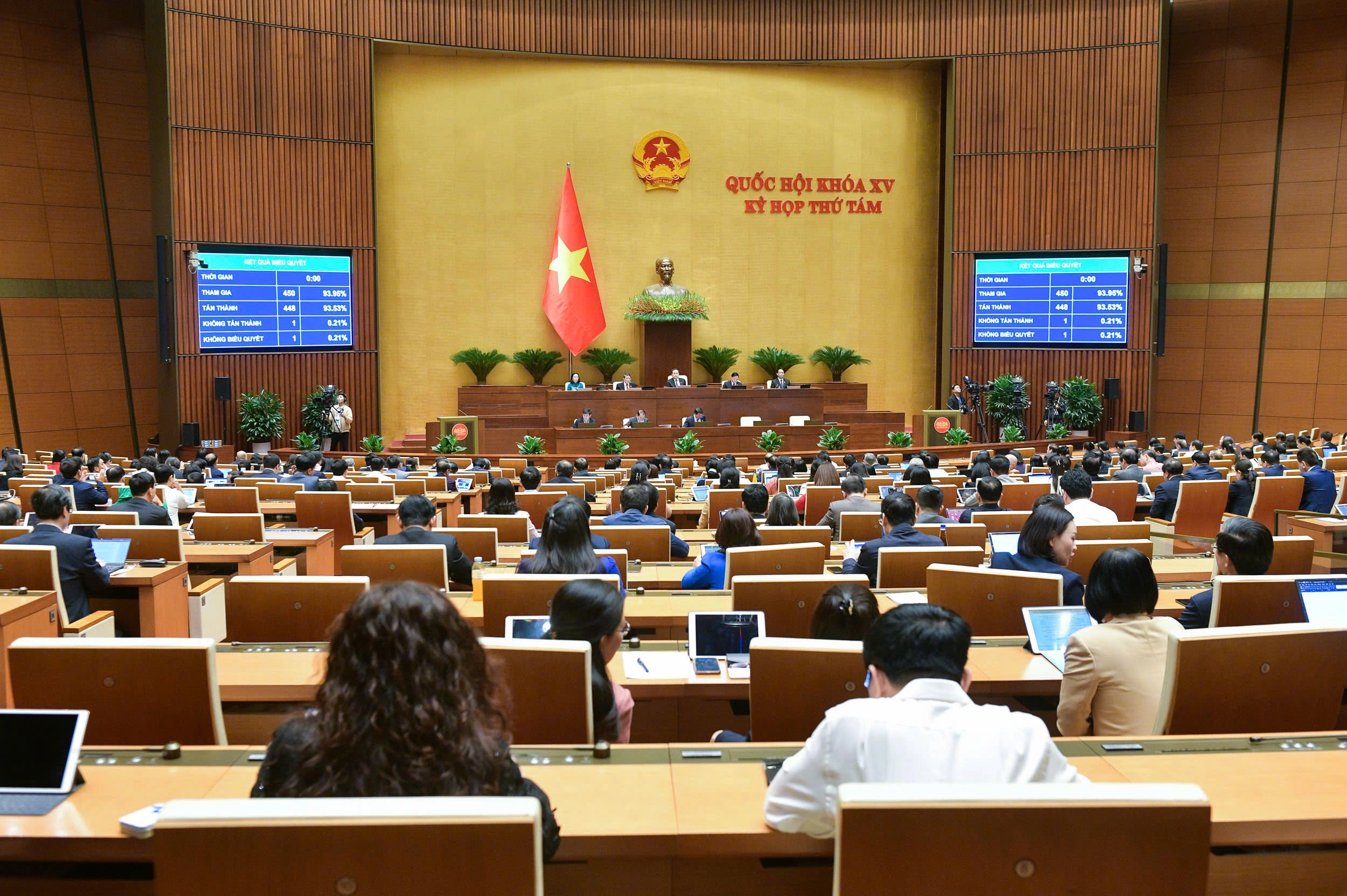 Houses in deep alleys in Hanoi and Ho Chi Minh City will be required to buy fire extinguishers.