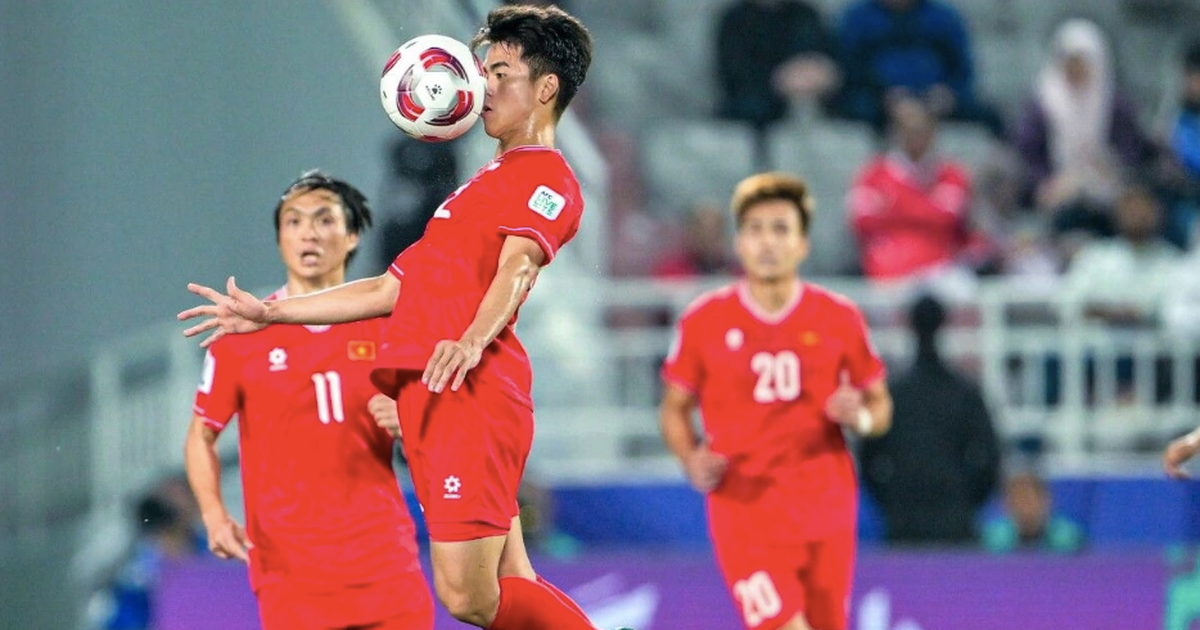 Coach Troussier and the Vietnam team need to change for the better after the Asian Cup.