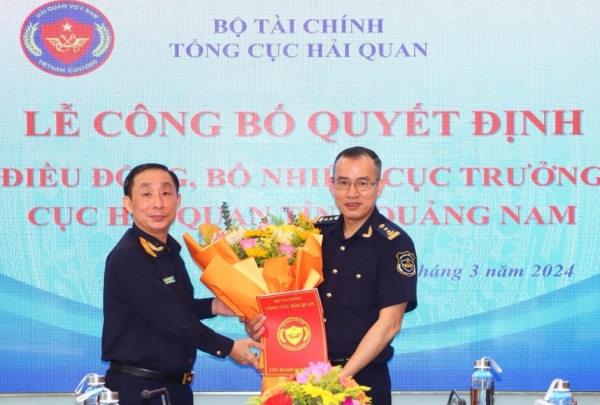 Designación del Sr. Duong Xuan Sinh para ocupar el cargo de Director del Departamento de Aduanas de Quang Nam