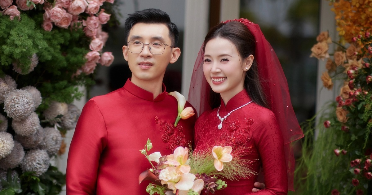 Midu a dépensé près de 300 millions de VND pour commander 39 Ao Dai pour la cérémonie de mariage.