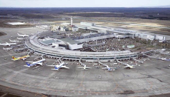 일본 공항, 가위 한 자루 없어 폐쇄