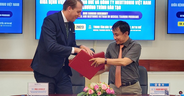 Hue Central Hospital signed cooperation agreements on 19 advanced training programs for doctors