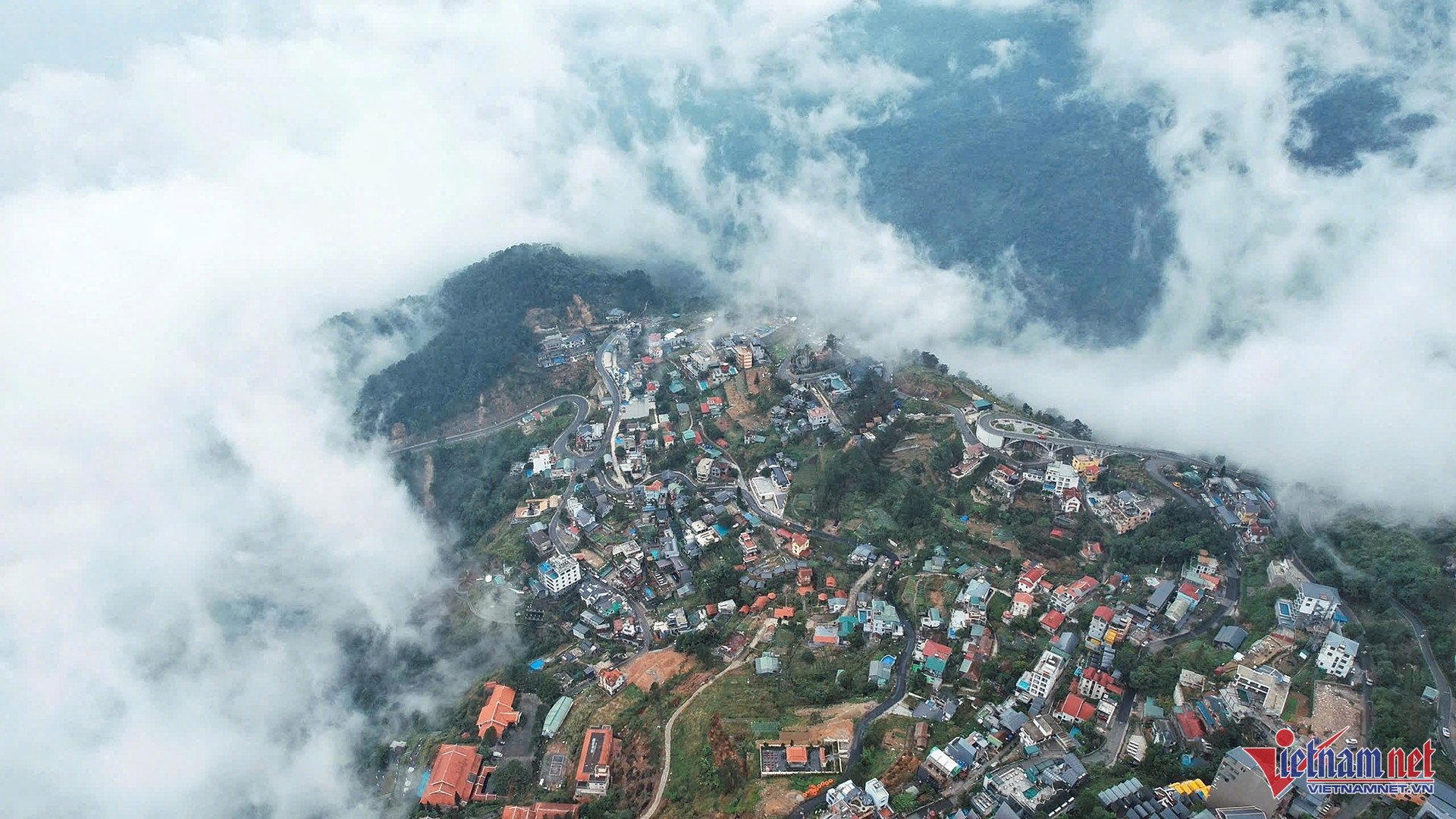 Beautiful moments in early winter on the top of Tam Dao mountain