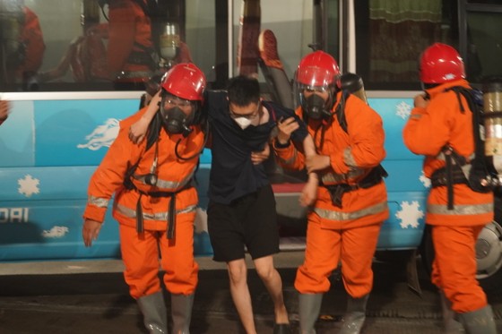More than 1,279 people participated in a fire drill at the Saigon River Tunnel, photo 11