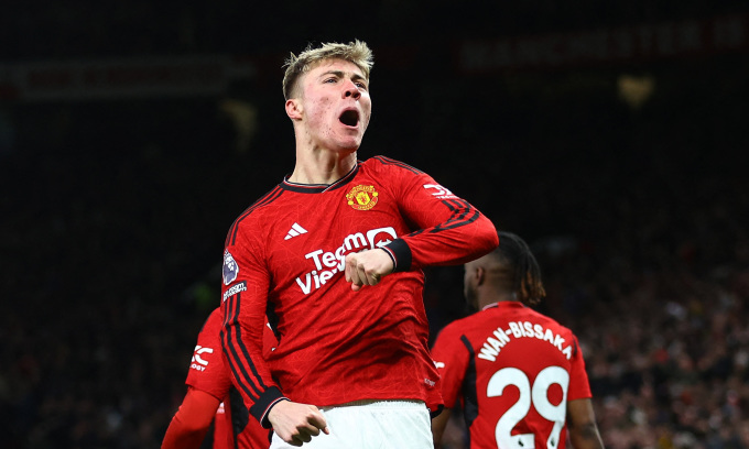 Hojlund celebrates opening the score for Man Utd. Photo: Reuters