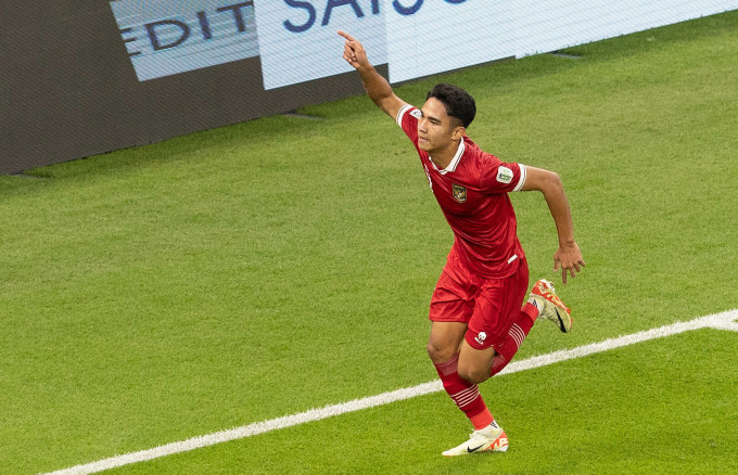 Marselino Ferdinan célèbre son but pour l'Indonésie lors de la défaite 1-3 contre l'Irak en phase de groupes de la Coupe d'Asie 2023. Photo : AFC