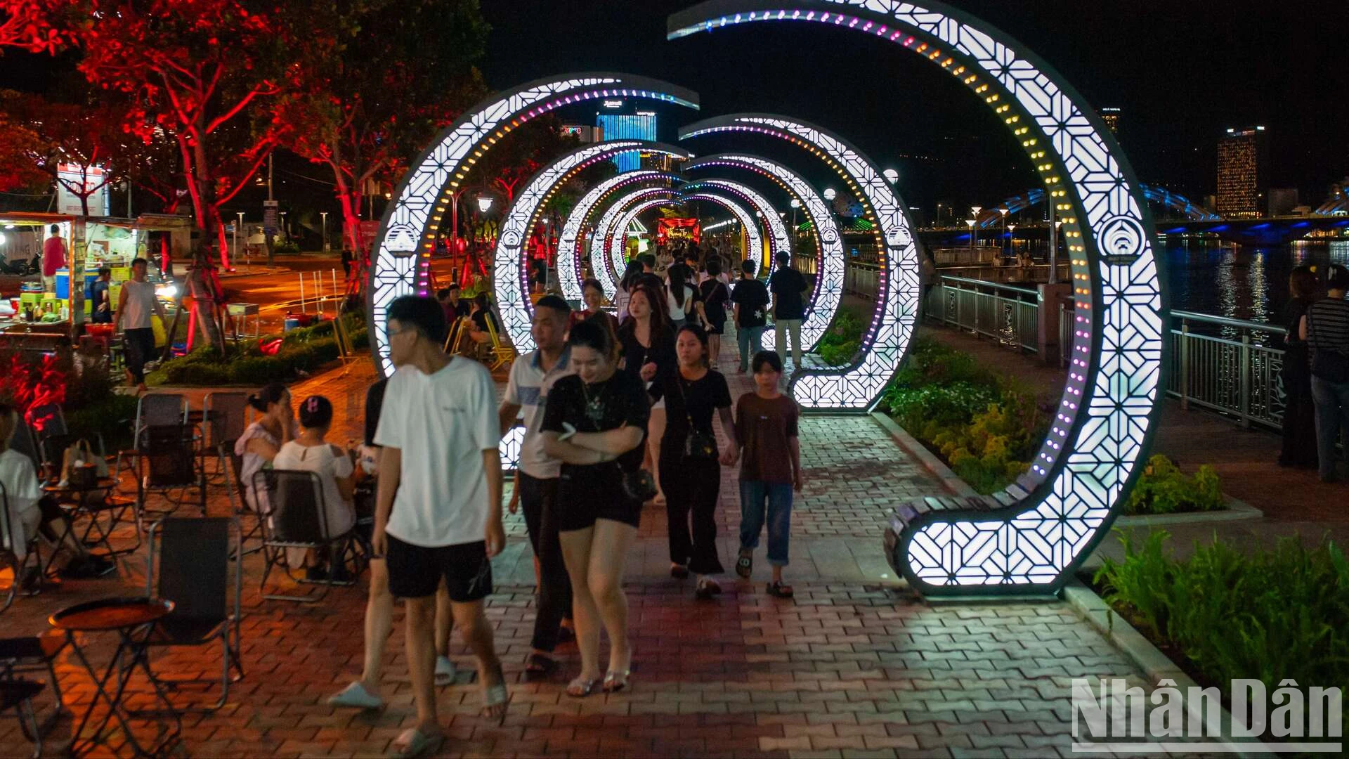 [Photo] Gros plan de la première rue piétonne au bord de la rivière de Da Nang, photo 4