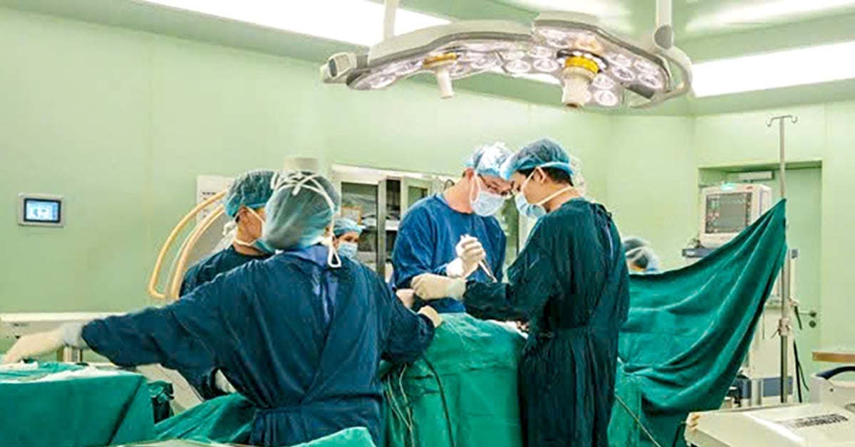 Patients who had surgery on the O-arm system at Bach Mai Hospital received a refund.