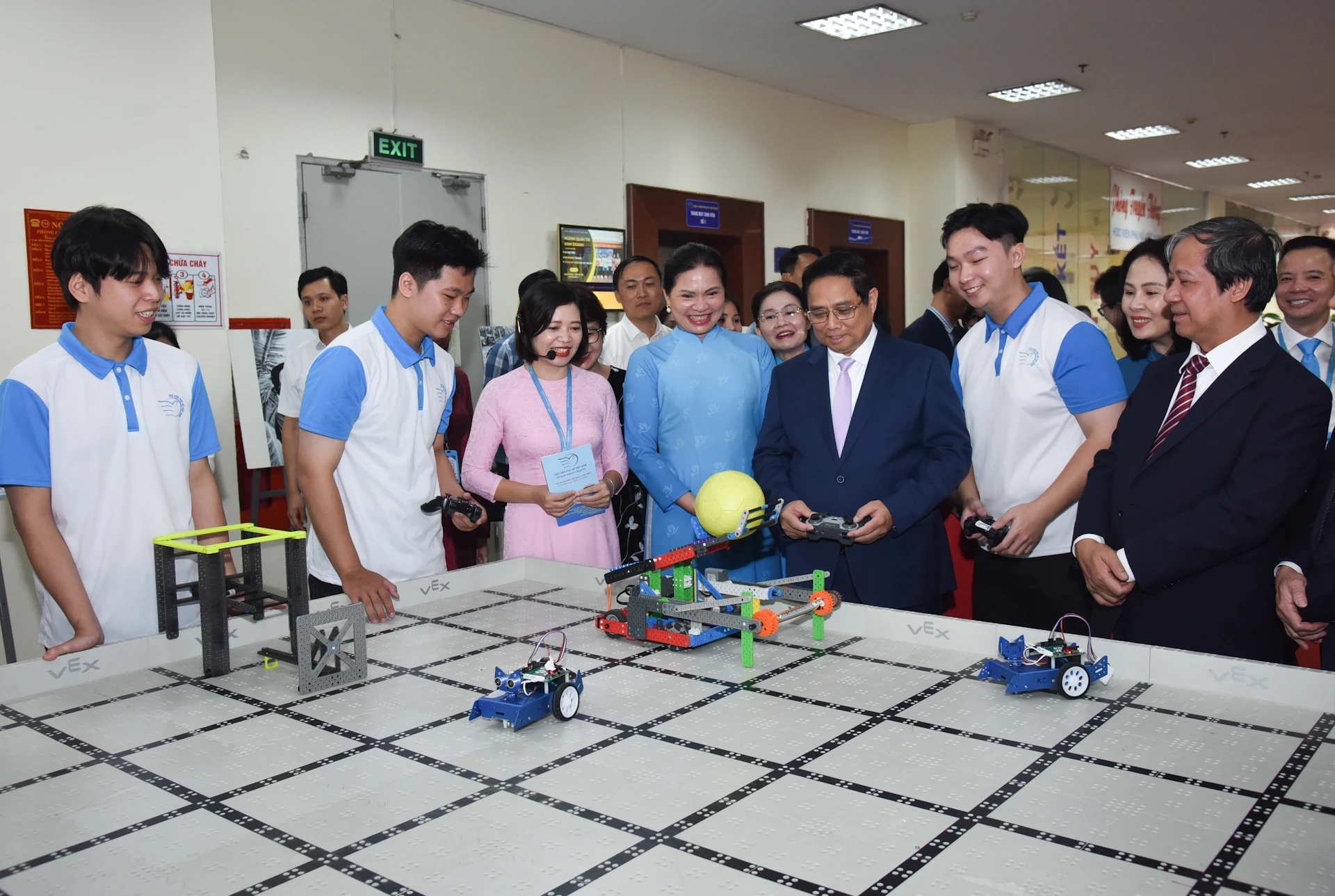 [Photo] Prime Minister Pham Minh Chinh visits Vietnam Women's Academy photo 4