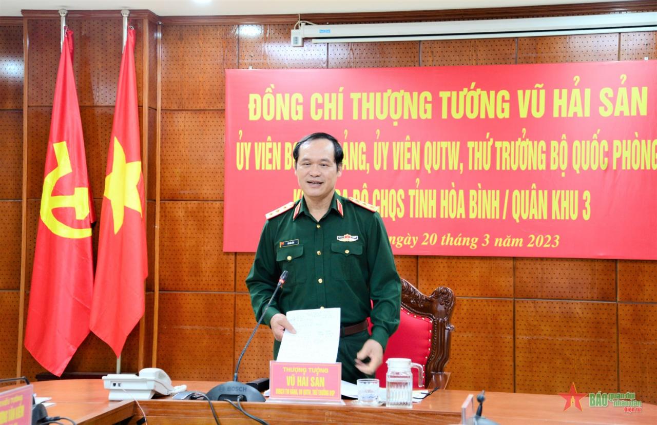 Oberleutnant General Vu Hai San arbeitet mit der Militärregion 3 an Investitionen in den Grundbau, Kasernen und Militärgüter.