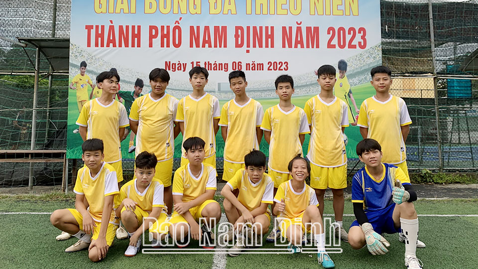 ナムディン市の若者たちがナムディン市ユースサッカートーナメント2023に参加します。