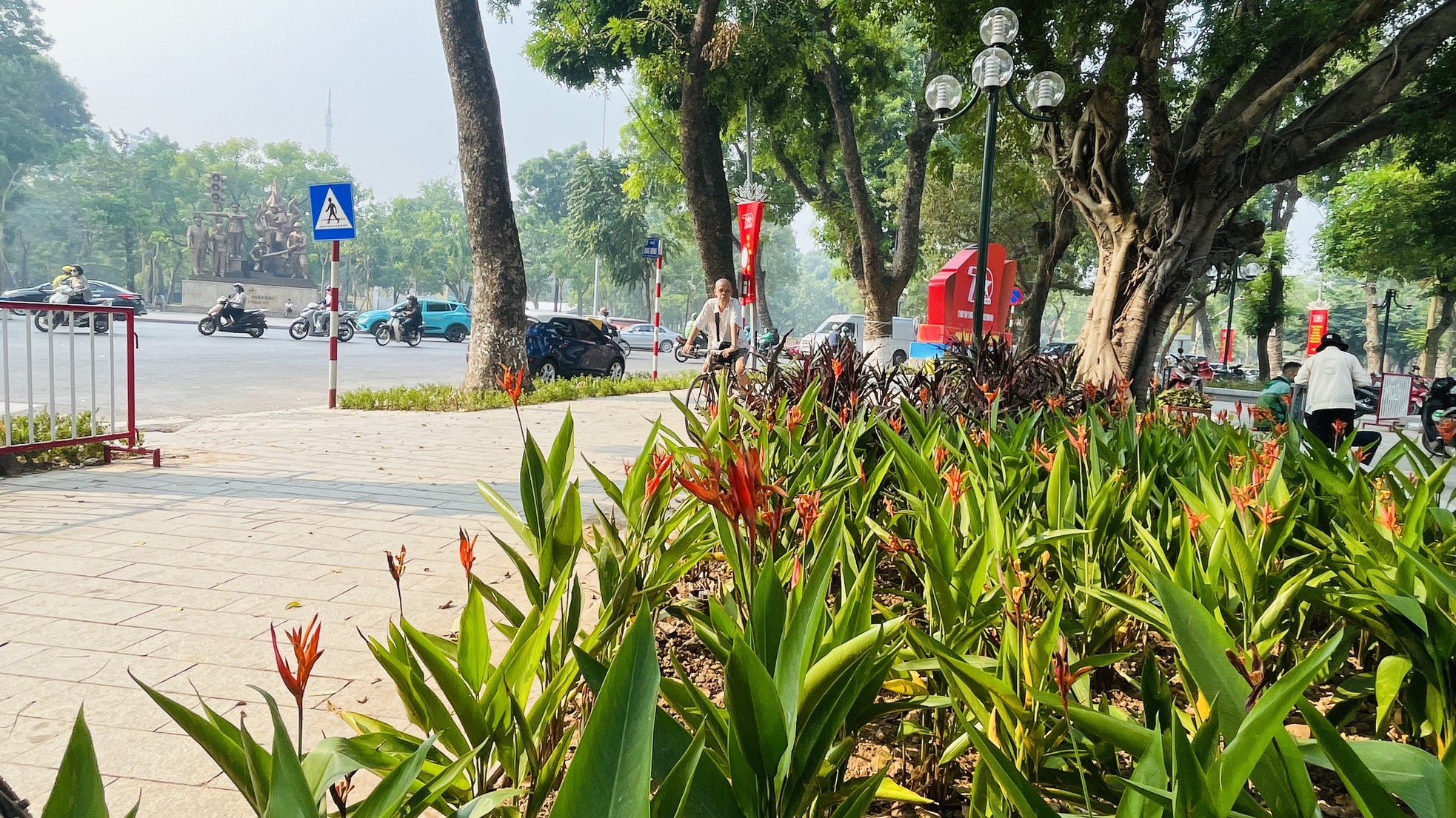 Vista panorámica del lago Thien Quang con 4 espacios abiertos a punto de finalizar la foto 17