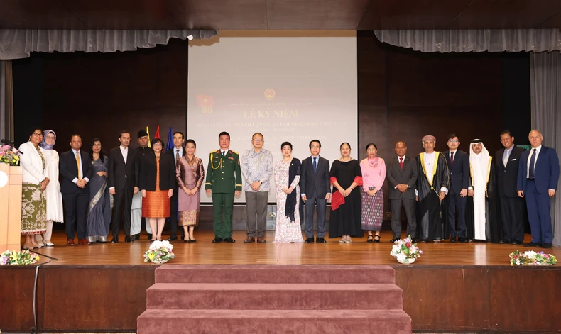 Celebrando el 80 aniversario de la fundación del Ejército Popular de Vietnam en Brunei Darussalam foto 5