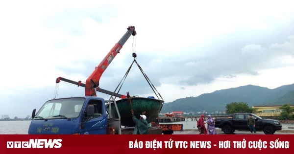 La tempête Trami à 290 km des côtes, Da Nang évacue d'urgence les habitants