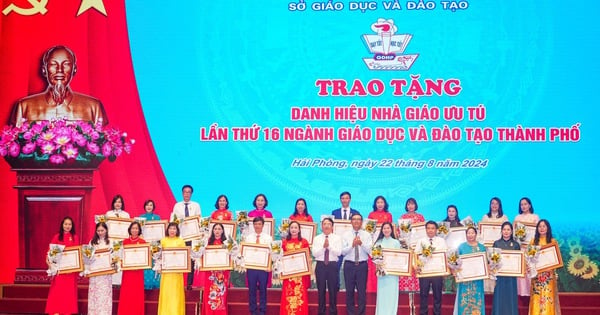 24 Hai Phong teachers awarded title of excellent teacher