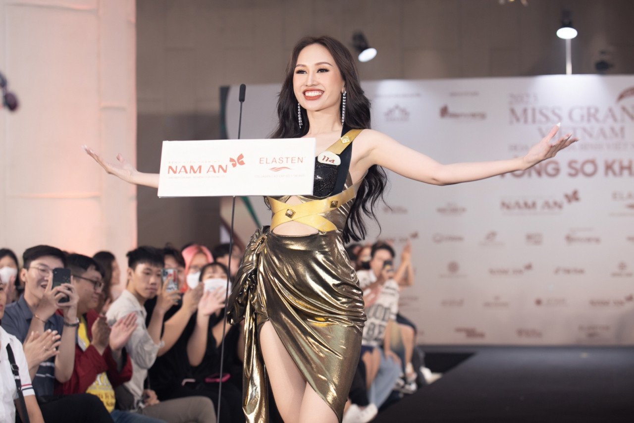 Miss Grand Vietnam 2023៖ បេក្ខនារី​ជាច្រើន​បាន​ហៅ​ឈ្មោះ​ និង​សូត្រ​កំណាព្យ​ បង្កើន​សំឡេង​ ៨