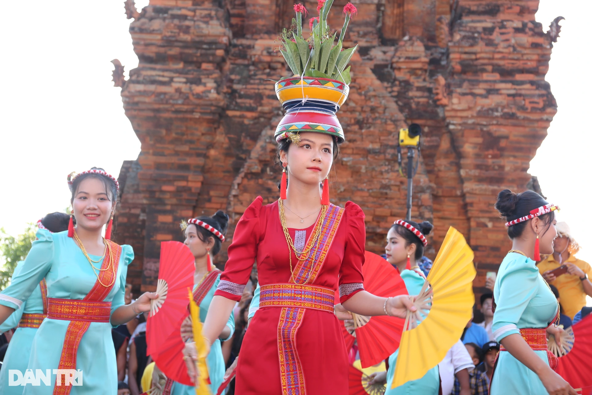 El bullicioso festival Kate del pueblo Cham en Ninh Thuan