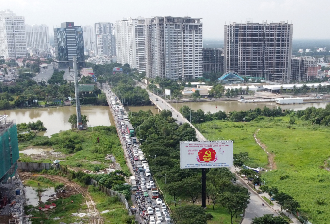 Trục đường Nguyễn Hữu Thọ, đoạn qua huyện Nhà Bè, năm 2020. Ảnh: Gia Minh