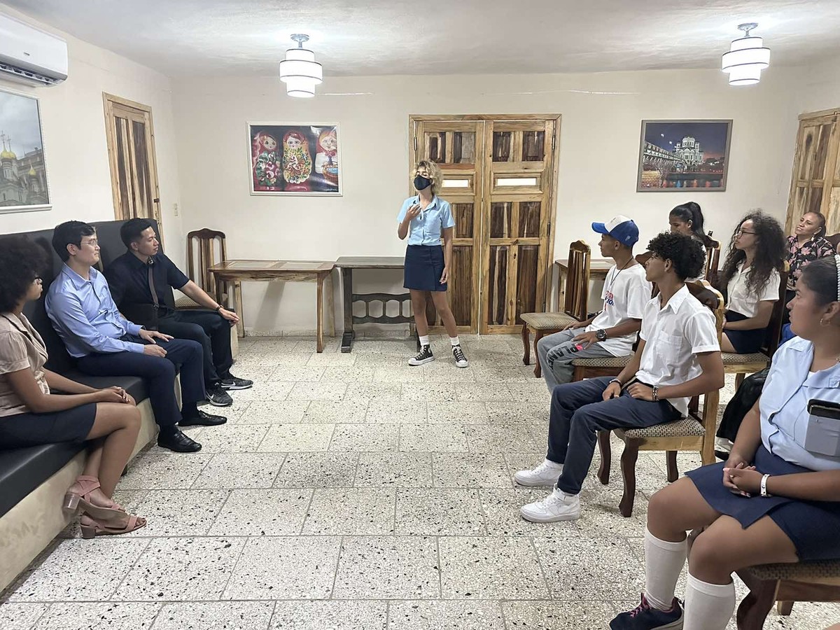 Momentos improvisados con jóvenes cubanos sindicalistas y estudiantes foto 2