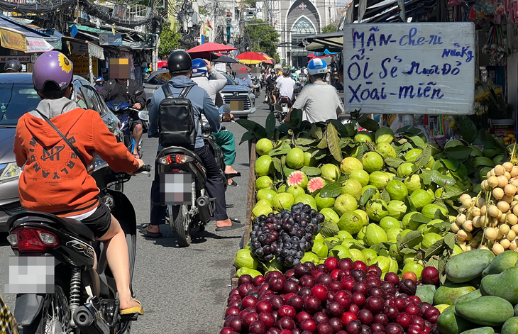 Nhiều người mua chấp nhận trả tiền vì khó xử khi trả lại hàng chứ rất ấm ức với cách bán hàng này