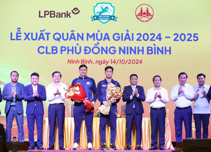 Dang Van Lam und Hoang Duc sind die beiden bemerkenswertesten neuen Spieler des Phu Dong Ninh Binh Club.