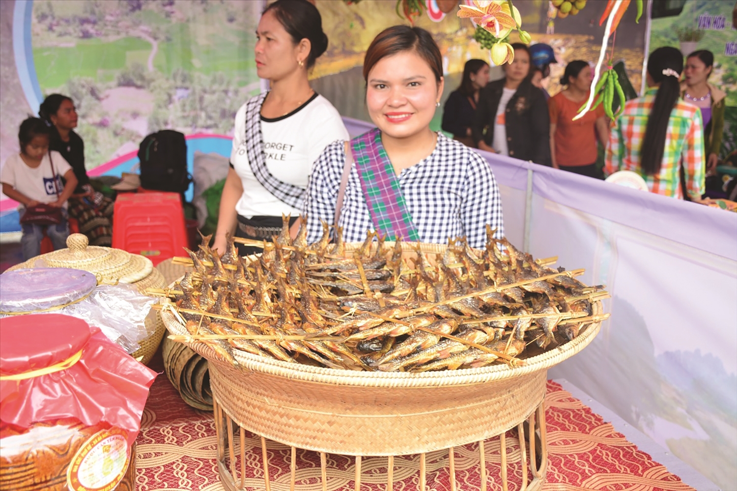 (PRINTED NEWSPAPER) Culinary specialties in the highlands of Quang Binh 2