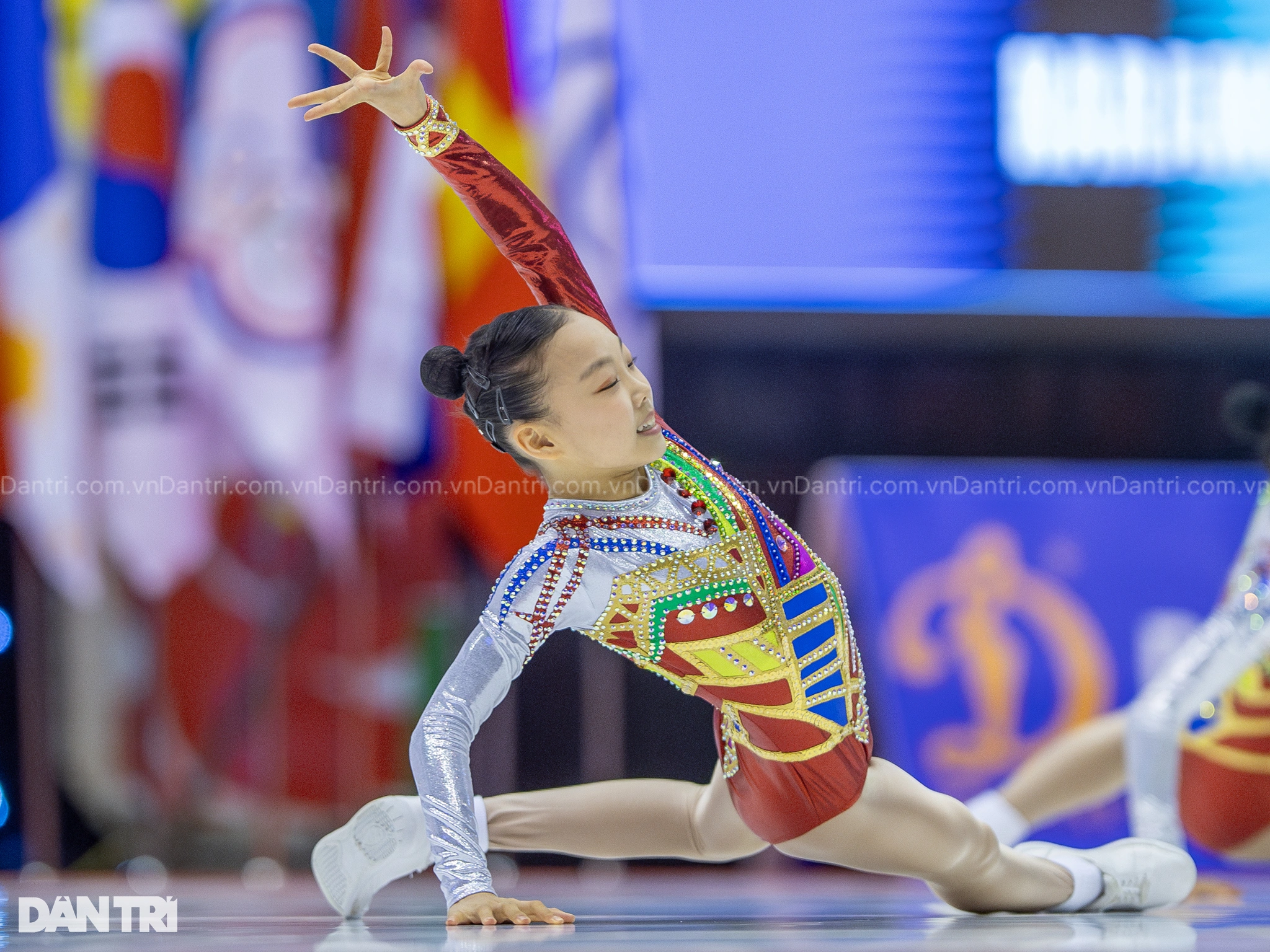 Watch beautiful female Aerobic athletes compete in the Asian Championship in Hanoi