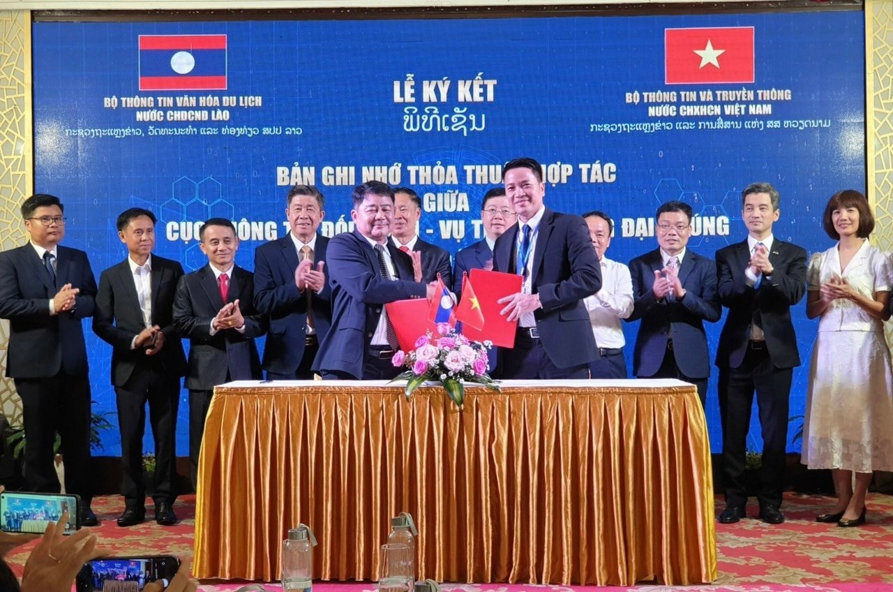 Pressekonferenz zur Zusammenarbeit zwischen Vietnam und Laos zur Förderung der ausländischen Informationsarbeit