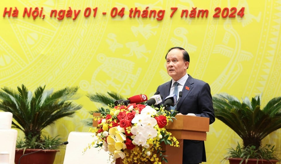 Le président du Conseil populaire de Hanoï, Nguyen Ngoc Tuan, a prononcé un discours de clôture. Photo : Thanh Hai