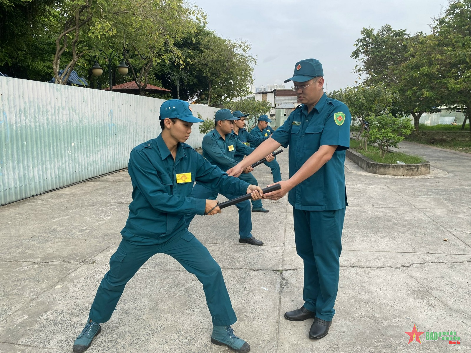 Điểm sáng vượt khó, huấn luyện giỏi