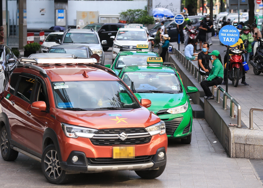 Taxi và cuộc cạnh tranh khốc liệt - Ảnh 1.