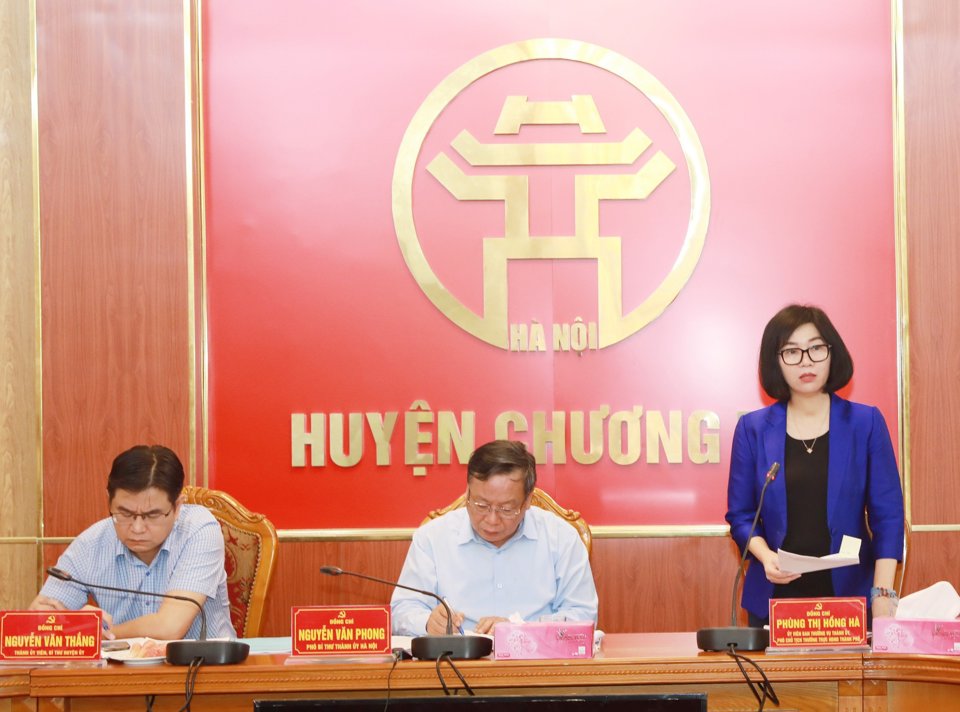 Permanent Vice Chairwoman of the City People's Council Phung Thi Hong Ha spoke at the inspection.