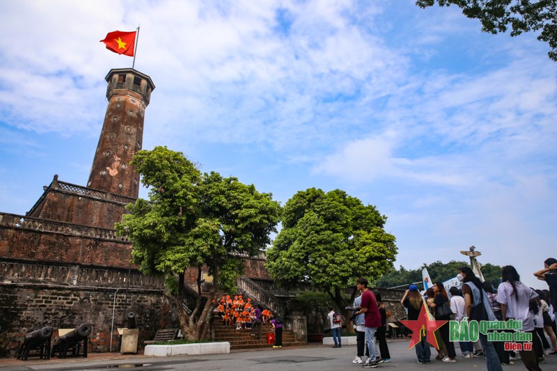 Flagpole over 200 years old in the capital: The sacred symbol of Hanoi