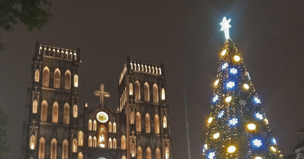 Super beautiful Christmas photo spots in Hanoi