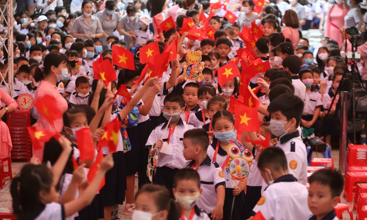 Many leaders do not beat drums or speak at the opening ceremony.