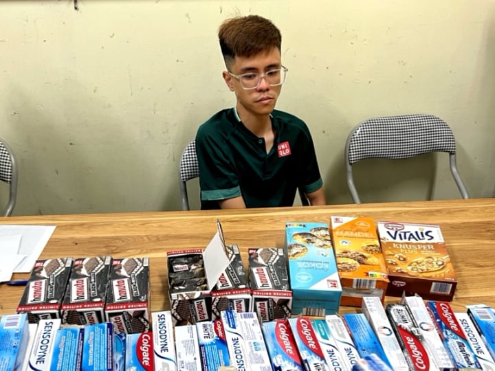 La policía de Hanoi confiscó casi una tonelada de drogas enviadas a Vietnam en dos años - 1