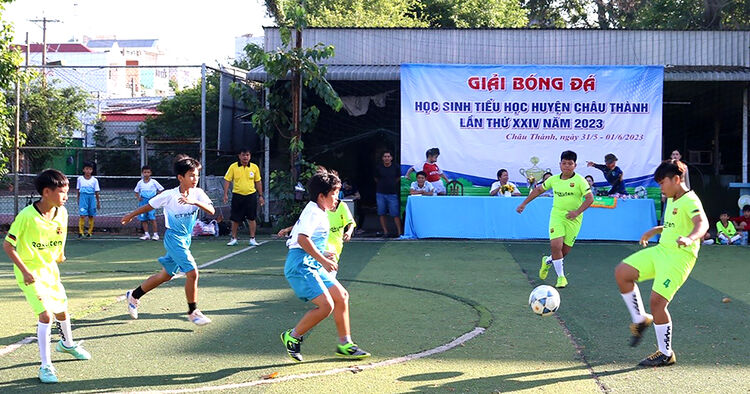 Desarrollo del movimiento de fútbol escolar