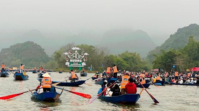 Huong Pagoda Festival - tourist destination, culture, Vietnamese tradition