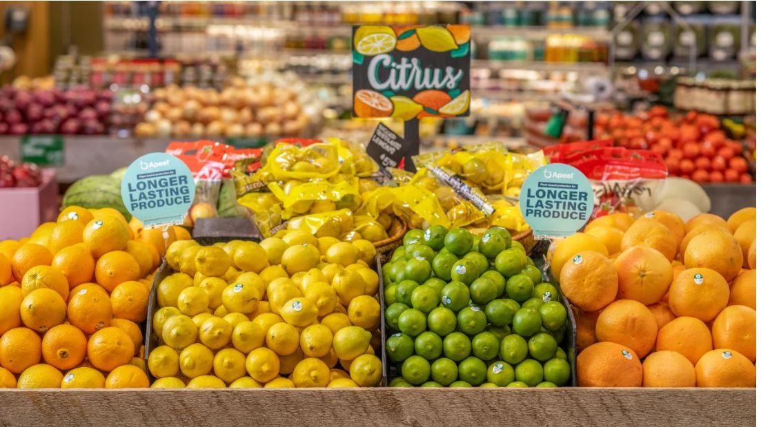 Mit Apeels Gemüsefolie abgedeckte Früchte