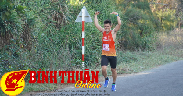 Hơn 300 vận động viên tranh giải Bán Marathon huyện Phú Quý 2023