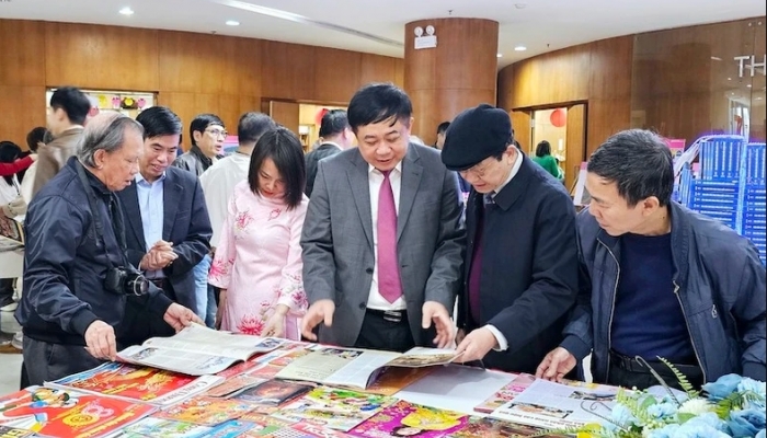 Quang Ninh opens the 2024 Spring Book and Newspaper Fair in Ha Long city