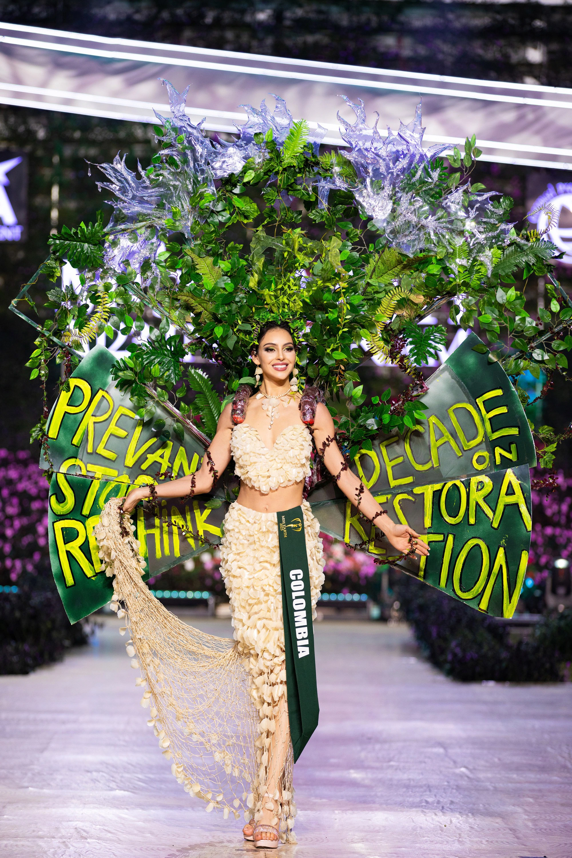 Bán kết Miss Earth 2023 màn trình Trang phục Dân tộc bùng nổ hình ảnh cỏ hoa, muông thú - Ảnh 34.