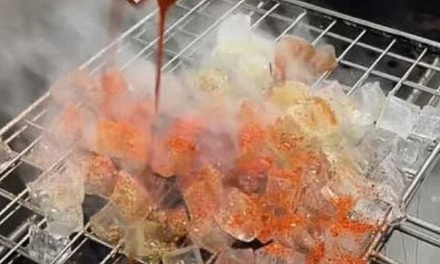 Glace grillée – un aliment de rue populaire en Chine