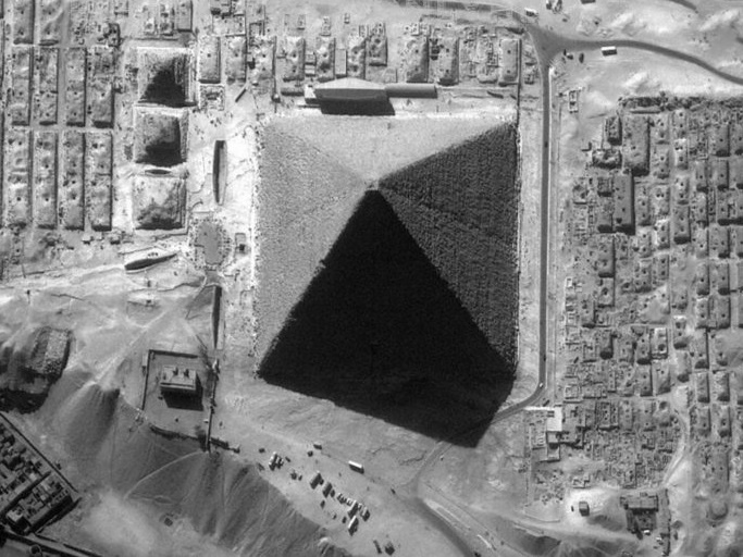 Comment les anciens Égyptiens ont-ils parfaitement aligné les 3 pyramides ?